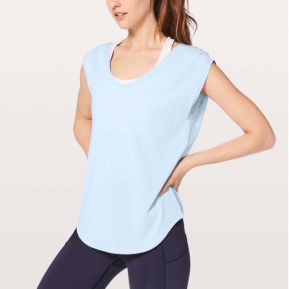 Lululemon Sweat Times Short Sleeve Heathered Blue Breeze Size 10